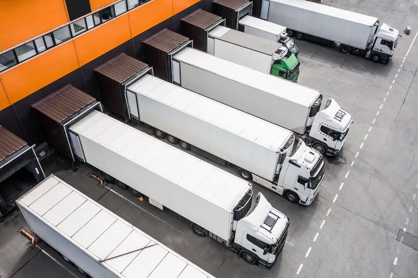 Ruta de transporte y logística cubierta por ISO 22002-5:2025